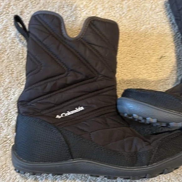 Girl’s Columbia boots - Picture 2 of 5